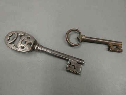 null Ensemble de deux clés en fer forgé.
Epoque XVIIIe siècle.