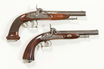 null Ensemble de deux pistolets de tir à percussion.
Epoque fin XIXe siècle.
Long.:...