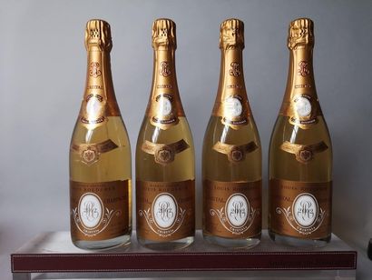 null 4 bouteilles CHAMPAGNE CRISTAL de ROEDERER 2002