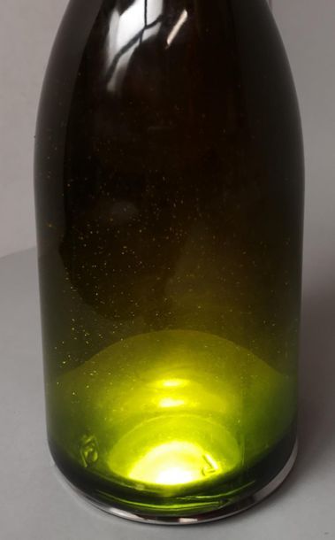 null 1 bouteille CHAMPAGNE DOM PERIGNON 1964

Niveau 3 cm sous la coiffe.