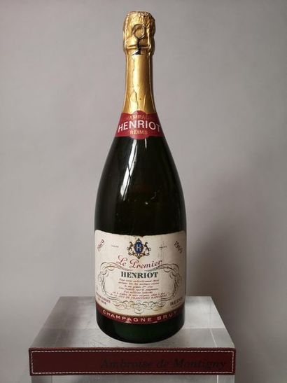 null 1 bouteille CHAMPAGNE HENRIOT 1969 


Etiquette légèrement tachée.