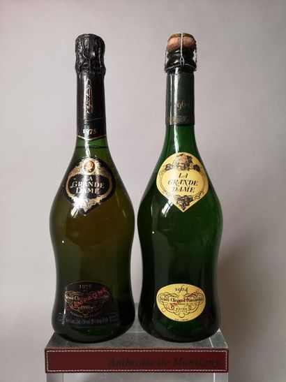 null 2 bouteilles CHAMPAGNE Vve. CLICQUOT "La Grande Dame" Millésimes 1964 et 1975...