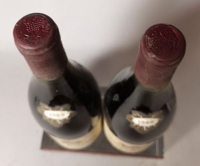 null 2 bouteilles VOSNE ROMANEE 1er cru "Les Suchots" - Robert NOBLET 1989 


Etiquettes...