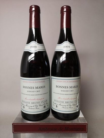 null 2 bouteilles BONNES MARES Grand cru - Bruno CLAIR 2009
Etiquette froissée.