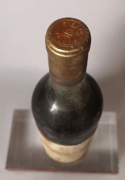 null 1 bouteille CHÂTEAU COUTET à BARSAC - 1er Cc Barsac 1955 


Etiquette tachée,...