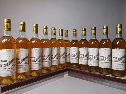 null 12 bouteilles CHÂTEAU La TOUR BLANCHE - 1er Cc Sauternes. 1978

Caisse bois....