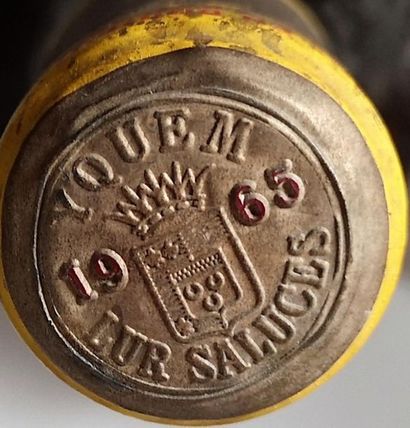 null 1 bouteille CHÂTEAU D'YQUEM - 1er cru supérieur Sauternes 1965 


Etiquette...
