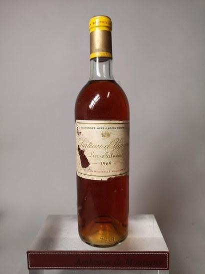 null 1 bouteille CHÂTEAU D'YQUEM - 1er cru supérieur Sauternes 1969 


Etiquette...