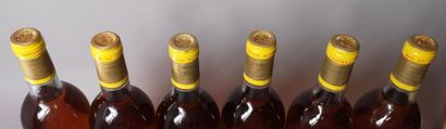 null 6 bouteilles CHÂTEAU D'YQUEM - 1er cru supérieur Sauternes 1978 Niveaux légèrement...