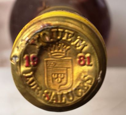 null 1 bouteille CHÂTEAU D'YQUEM - 1er cru supérieur Sauternes 1981 


Etiquette...