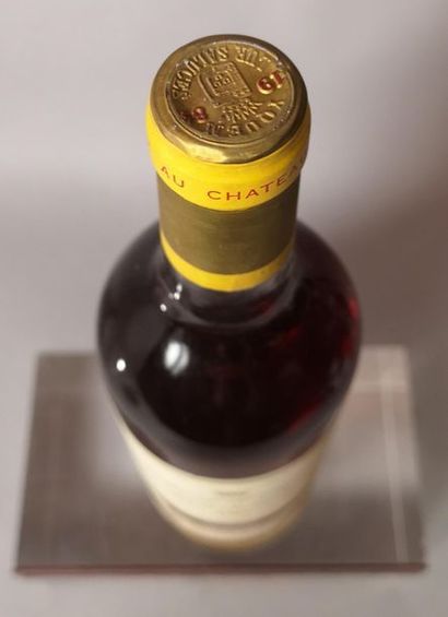 null 1 bouteille CHÂTEAU D'YQUEM - 1er cru supérieur Sauternes 1984

Niveau légèrement...