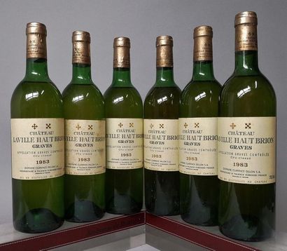 null 6 bouteilles CHÂTEAU LAVILLE HAUT BRION - GC Pessac Léognan 1983 


Étiquettes...