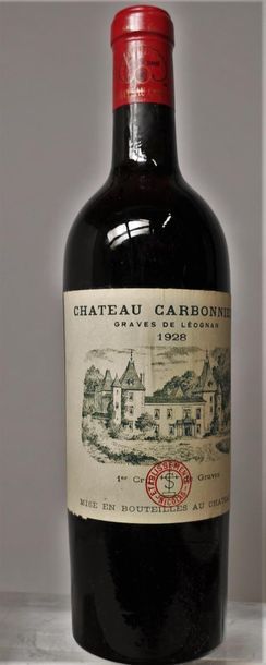null 1 bouteille CHÂTEAU CARBONNIEUX - Gc Pessac Léognan 1928 

Bouteille reconditionnée....