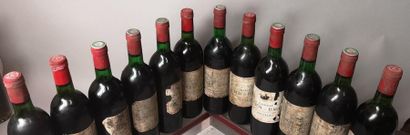 null 12 bouteilles CHÂTEAU LYNCH BAGES - 5é Gcc Pauillac 1979

Etiquettes tachées,...