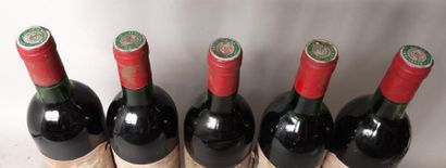 null 5 bouteilles CHÂTEAU LYNCH BAGES - 5é Gcc Pauillac 1980

Etiquettes tachées...