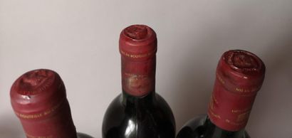 null 3 bouteilles PAVILLON ROUGE DE CHÂTEAU MARGAUX - Margaux 1990

Etiquettes piquées...
