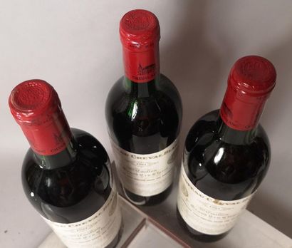 null 3 bouteilles CHÂTEAU CHEVAL BLANC - 1er Gcc(A) Saint Emilion 1984 


Etiquettes...