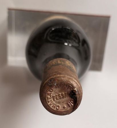 null 1 bouteille CHÂTEAU HAUT BRION - 1er Gcc Pessac Léognan 1965

Etiquette tachée...