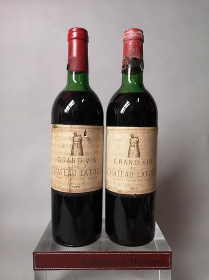 null 2 bouteilles CHÂTEAU LATOUR - 1er GCC Pauillac 1977 


Etiquettes légèrement...