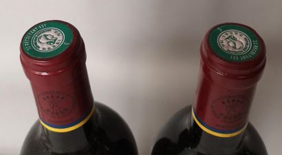 null 2 bouteilles MOULIN DE DUHART - Domaines Baron de Rothschild - Pauillac 1999


Etiquettes...