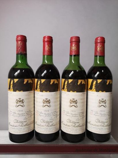 null 4 bouteilles CHÂTEAU MOUTON ROTHSCHILD - 1er Gcc Pauillac 1974 


Etiquettes...