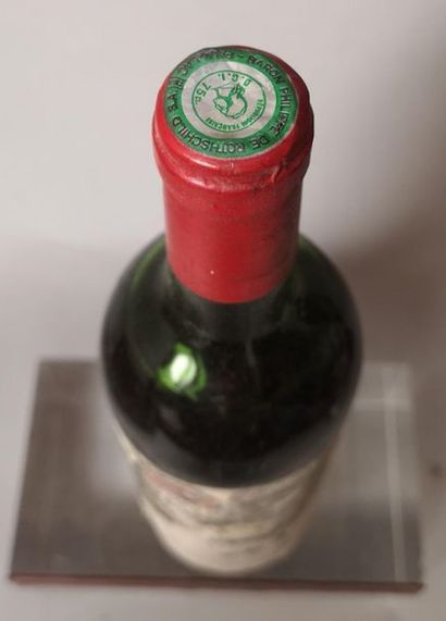 null 1 bouteille CHÂTEAU MOUTON ROTHSCHILD - 1er Gcc Pauillac 1978 


Etiquette abimée...