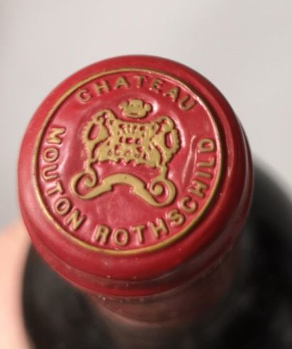 null 1 bouteille CHÂTEAU MOUTON ROTHSCHILD - 1er Gcc Pauillac 1997 


Etiquette légèrement...