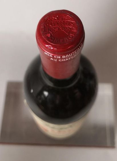 null 1 bouteille PETRUS - Pomerol 1987


 Niveau légèrement bas.