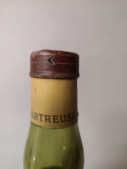 null 1 bouteille CHARTREUSE 1956 - 1964

Niveau haute épaule.