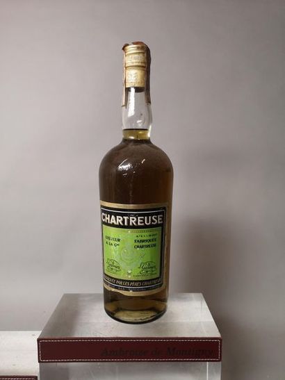 null 1 bouteille CHARTREUSE 1968 - 1973 Vignette Sécurité sociale espagnole apposé...