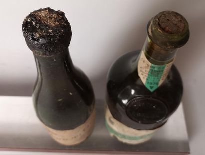 null 2 bouteilles VINS DE JURA A VENDRE EN L'ETAT 

Une bouteille de CHÂTEAU CHALON,...