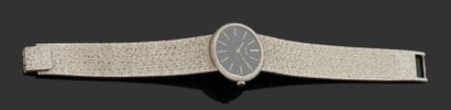 PIAGET vendue par VANCLEEF & ARPELS 
Montre bracelet de dame en or blanc 18k (750),...