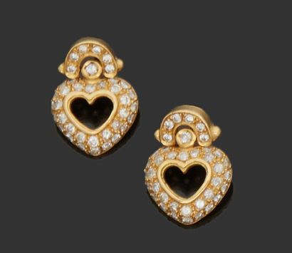 null Paire de pendants d'oreilles en or jaune 18K (750) en forme de coeur, ornée...