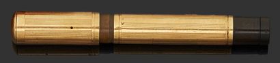 null 18K (750) yellow gold fountain pen.
Brutto weight: 14,47 g