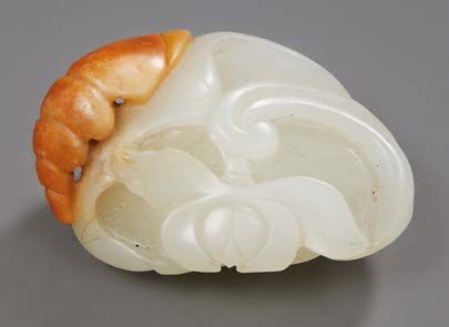 CHINE - XIXe siècle Celadon nephrite plaque with carved and openwork dragon decoration...