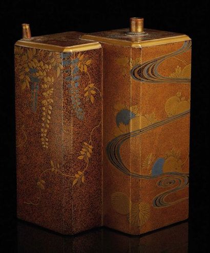 JAPON - Fin Époque EDO (1603-1868) Sageju in the shape of two square bottles joined...