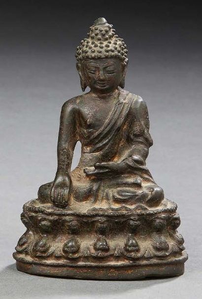 CHINE - Epoque MING(1368-1644) Statuette de bouddha Sakyamuni en bronze à patine...