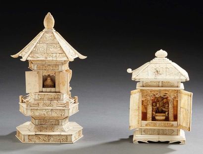 JAPON - Epoque MEIJI (1868-1912) Deux butsudan en ivoire, l'un en forme de pagode,...
