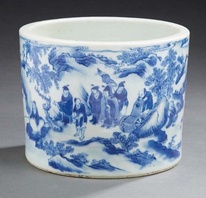 CHINE - XVIIIe siècle Porte-pinceaux de forme cylindrique en porcelaine décorée en...