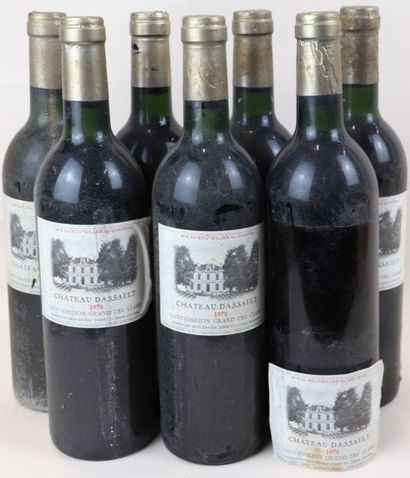 null CHATEAU DASSAULT

Millésime : 1978

8 bouteilles, quelques b.g., une étiquette...