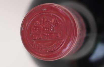 null CHATEAU LAFITE ROTHSCHILD

Millésime : 1957

1 bouteille, t.l.b., e.l.a
