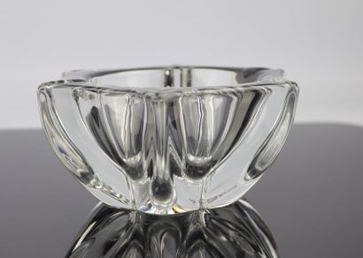 null DAUM France

Cendrier en cristal.

H_8.7 cm L_17 cm 