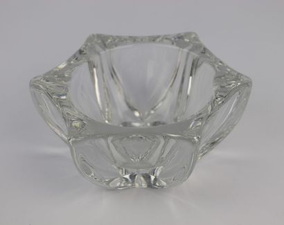 null DAUM France

Cendrier en cristal.

H_8.7 cm L_17 cm 