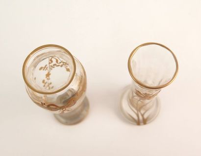 null SEVRES.

Deux vases miniatures en cristal et or, l'un signé à l'étiquette.

H_9.2...