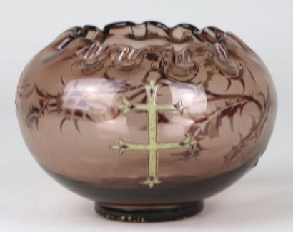 null Emile GALLE (1846-1904).

Vase boule en verre fumé soufflé, à décor émaillé...