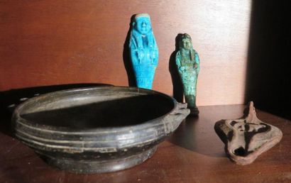 Archaeology or antique style set including:...