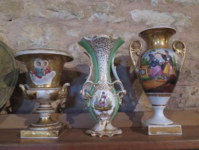 PARIS.

Set of three porcelain vases with...