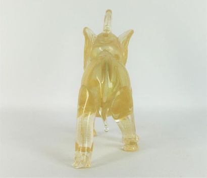 null Alessandro BARBARO, MURANO.

Glass elephant with gold flake inclusions.

H_23,5...