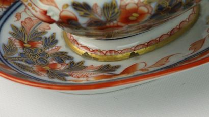 null BAYEUX, Widow Langlois.

Pair of covered sugar bowls with adherent tray in porcelain...