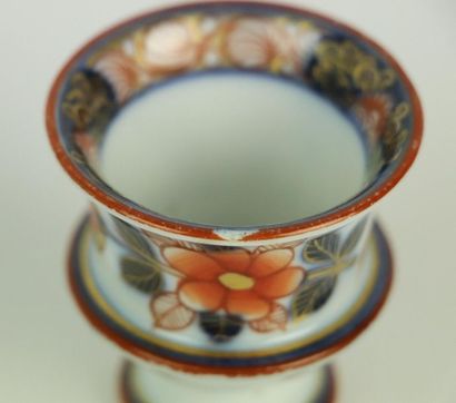 null BAYEUX, Widow Langlois.

Suite of three small cups on a porcelain pedestal with...